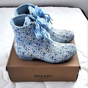 *Sperry* Saltwater Floral Duck Boot, Size 11